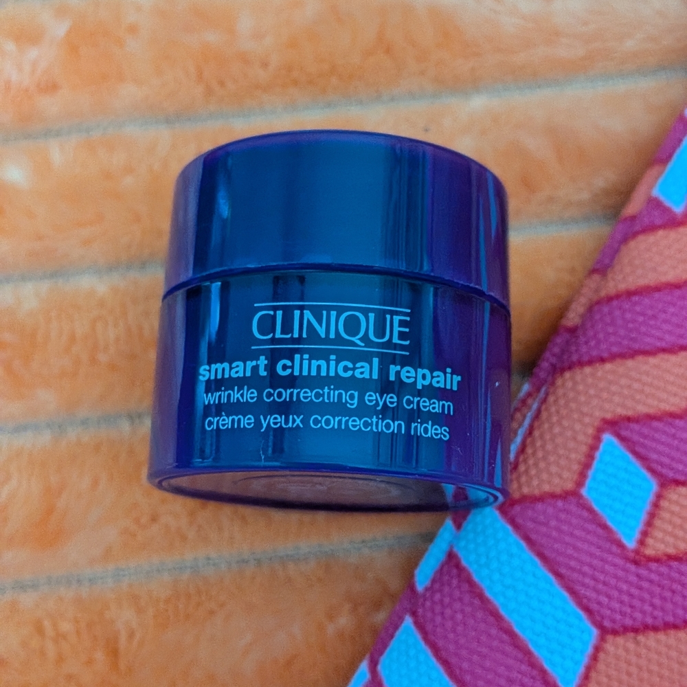 Clinique Mascara & Makeup Set with Jonathan Adler Design Bag - Picture 6 of 8